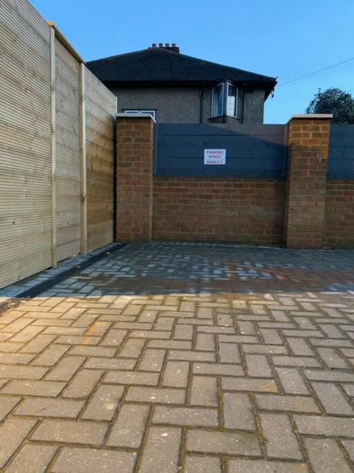 Apartment C, A One Bedroom Flat In South London Carshalton Exterior foto